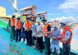 TPHCM đẩy mạnh tuyên truyền ngư dân chống khai thác hải sản bất hợp pháp..jpg