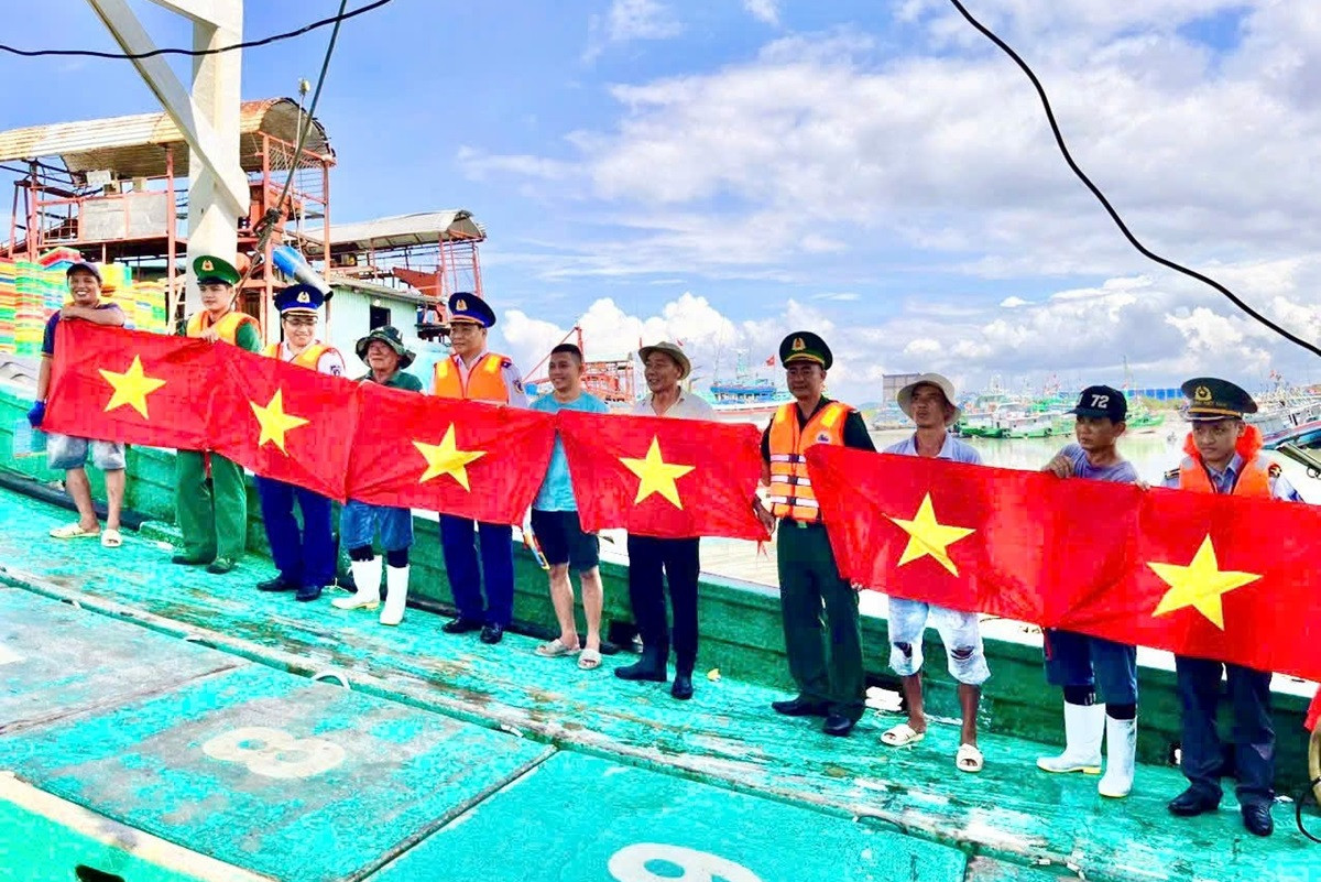 TPHCM đẩy mạnh tuyên truyền ngư dân chống khai thác hải sản bất hợp pháp3.jpg