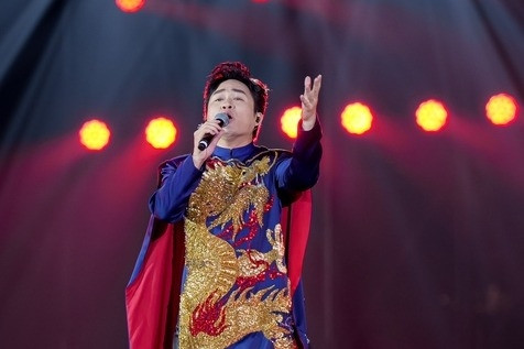 Tùng Dương và hơn 1.000 diễn viên 'đánh thức' di sản Hà Nội