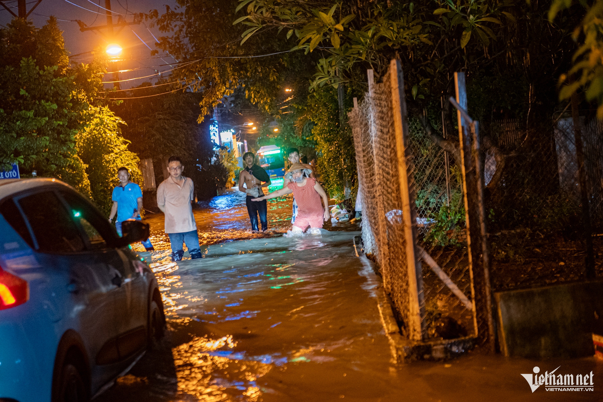 W-triều cường TPHCM nguyễn huế_ 18.jpg