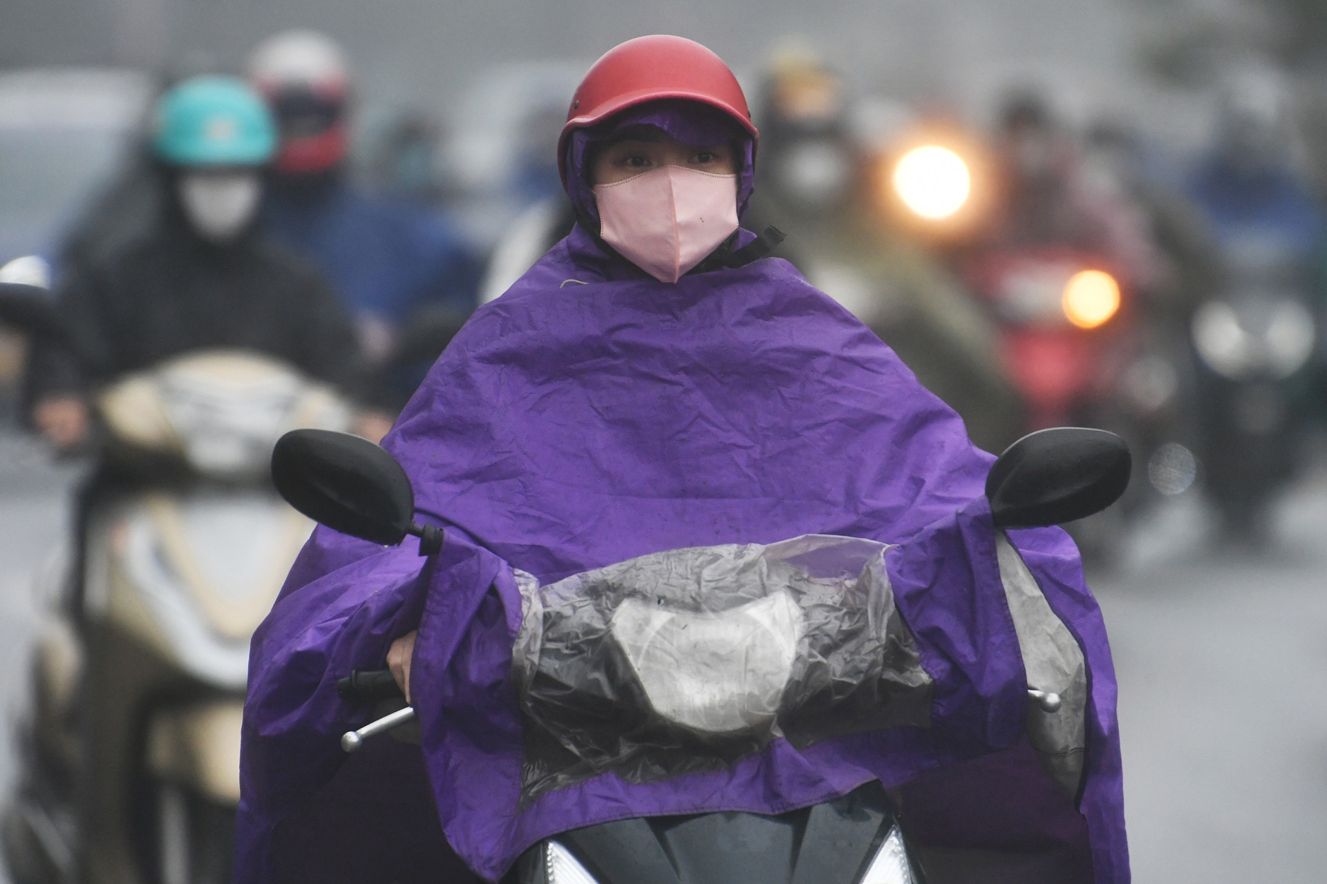 Dự báo thời tiết 10/11/2025: Bão Fung-Wong vào Biển Đông, miền Bắc còn mưa rào