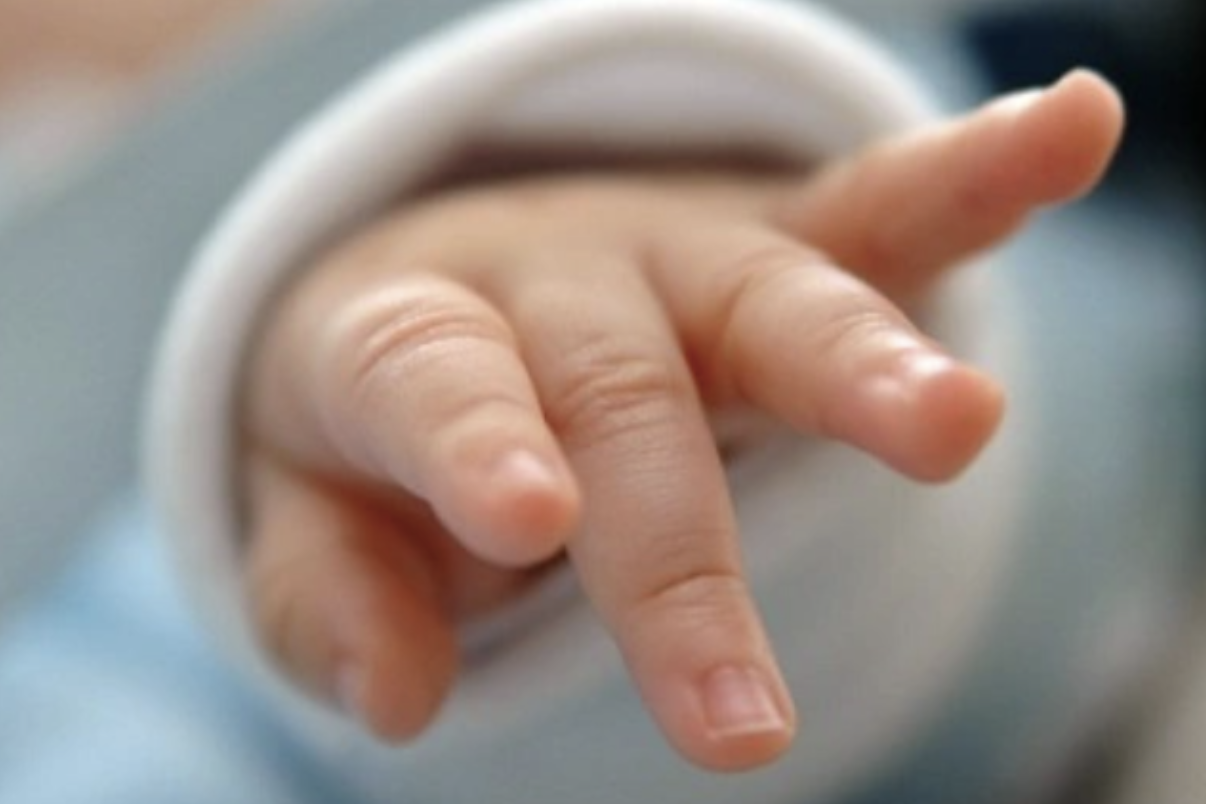 Bé trai bị dây rốn thắt 2 nút vẫn chào đời khỏe mạnh