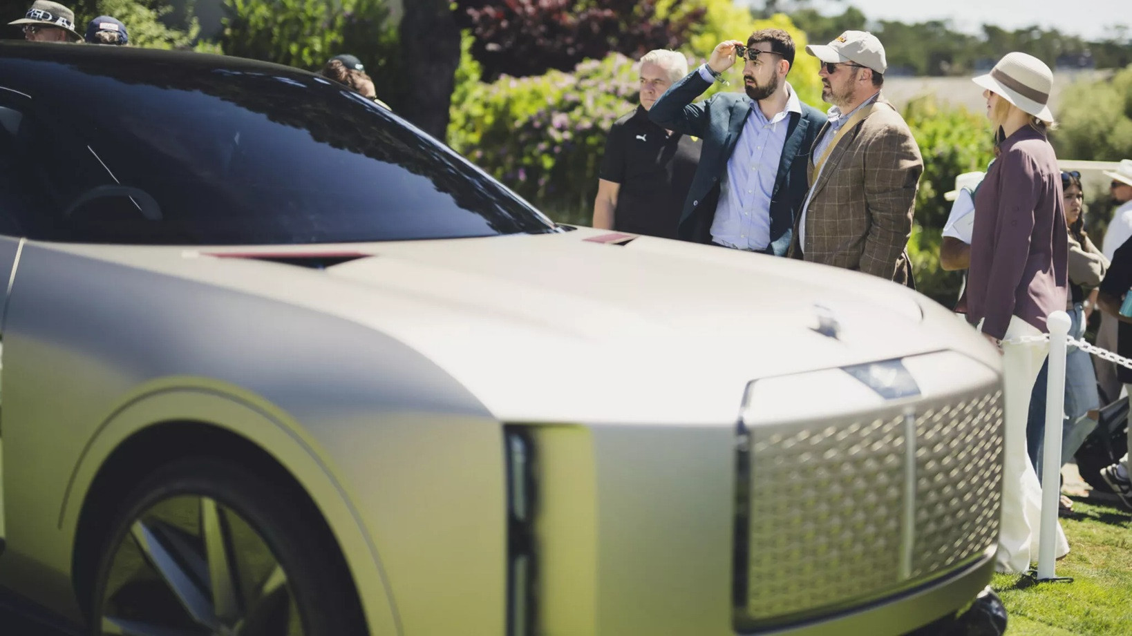 Xe siêu sang Bentley giá gần 15 tỷ sắp 'lột xác', bị chê mất chất sang bentley flying 13.jpg