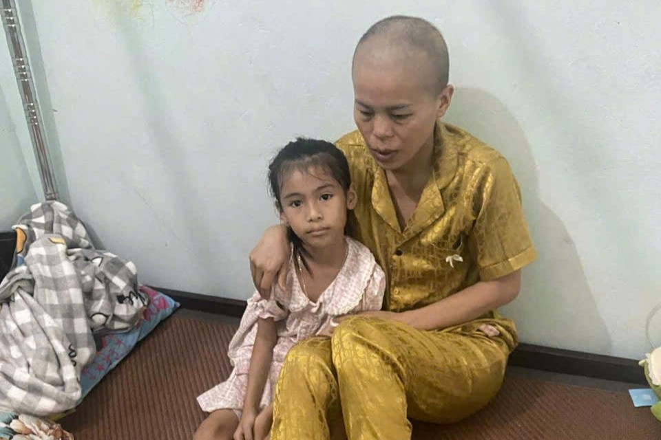 Chồng đột tử, con trai suy tim, người phụ nữ nghèo bị ung thư cầu cứu