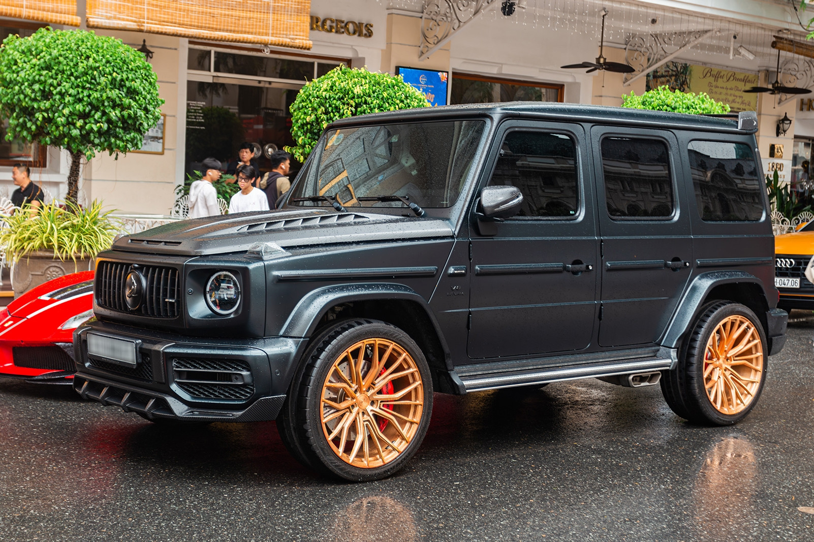 Đại gia Sài Gòn mạnh tay chi 1,3 tỷ độ lại xe sang Mercedes-AMG G 63