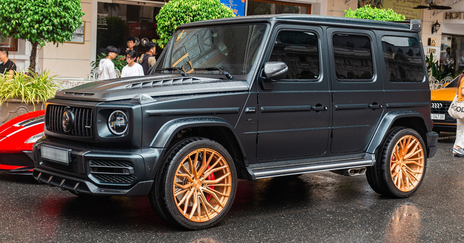 Đại gia Sài Gòn mạnh tay chi 1,3 tỷ độ lại xe sang Mercedes-AMG G 63