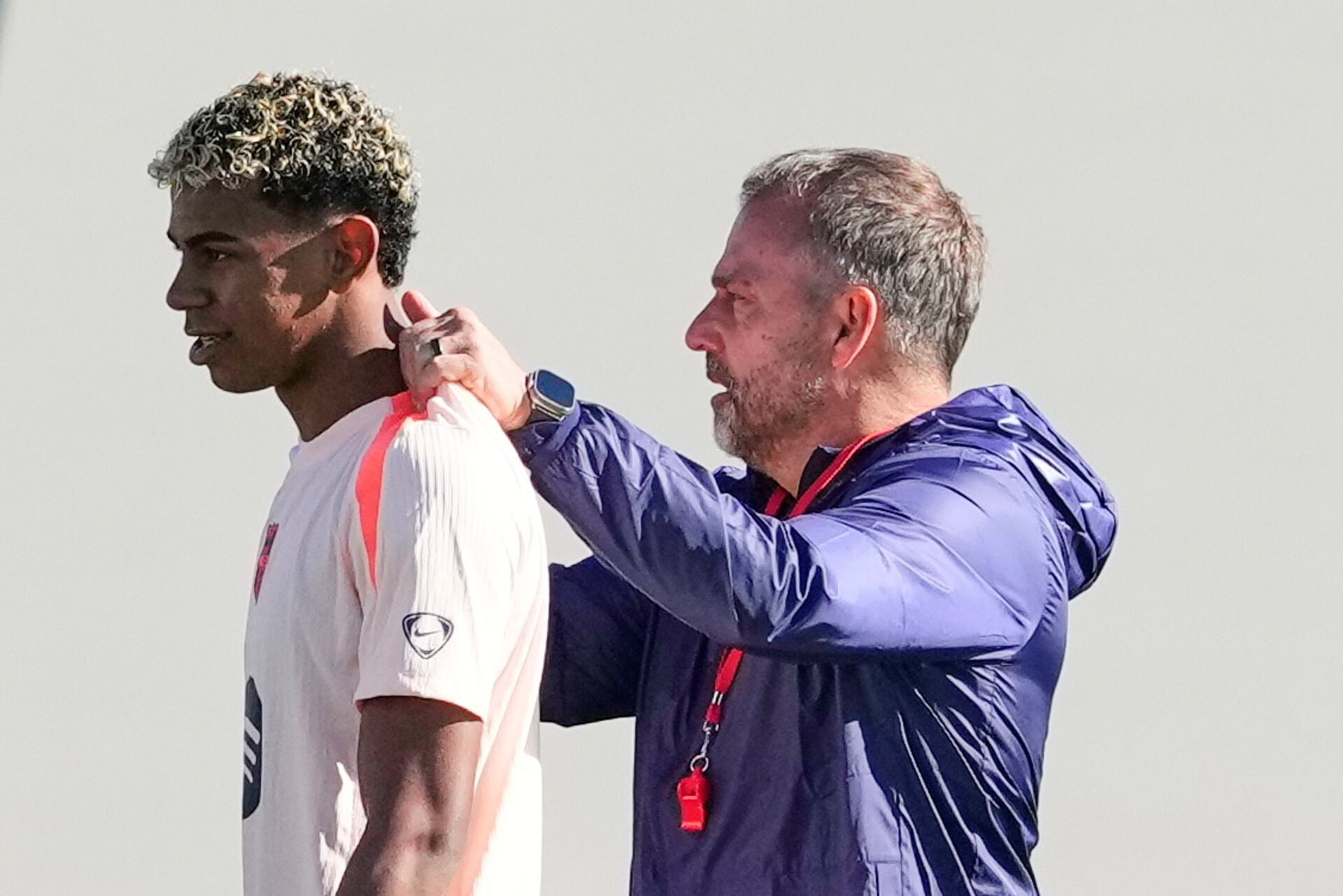 Hansi Flick Lamine Yamal.jpg