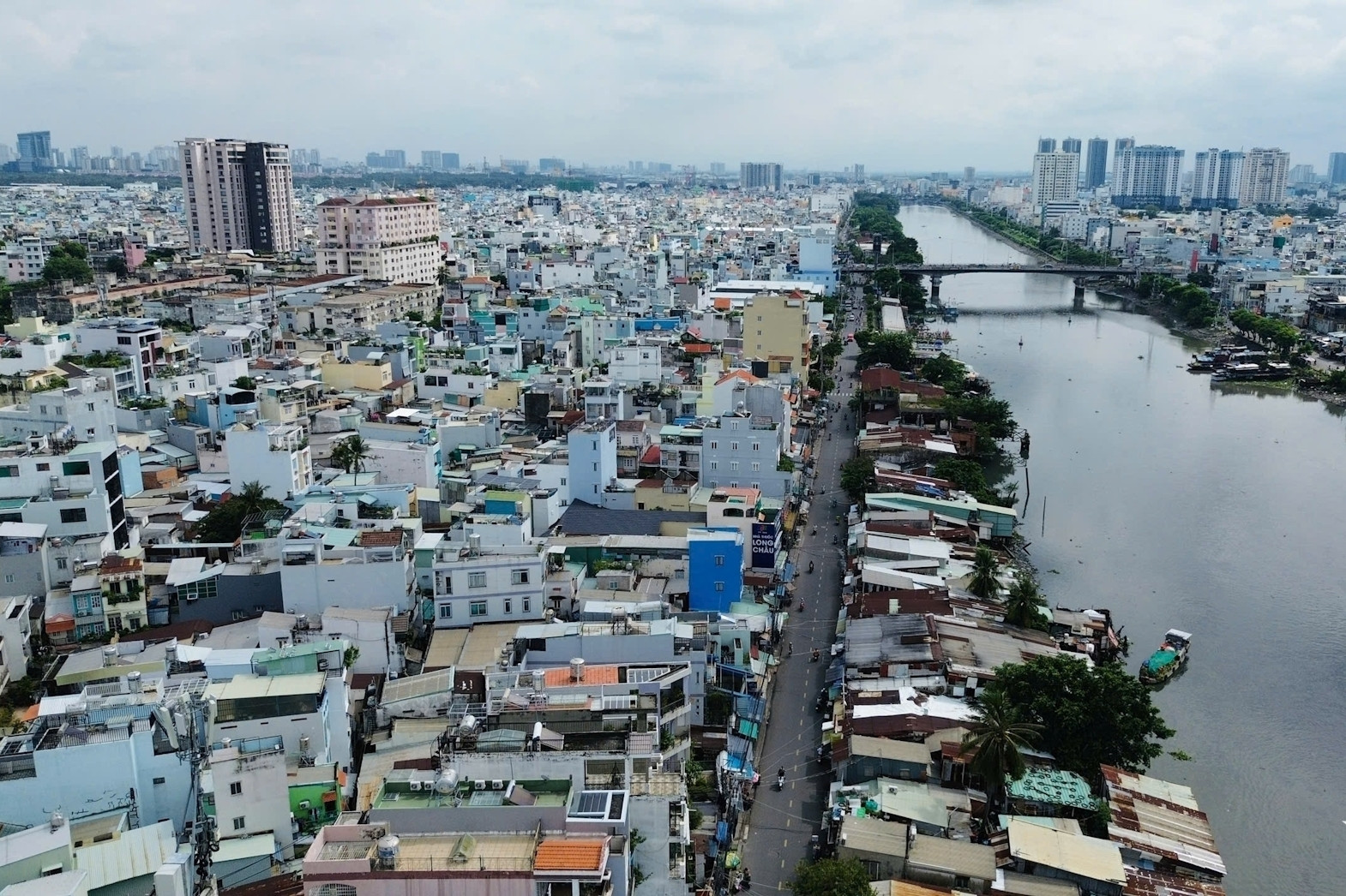 Hiện trạng đường ven kênh TPHCM sẽ mở rộng gấp 4 lần, vốn 5.600 tỷ đồng