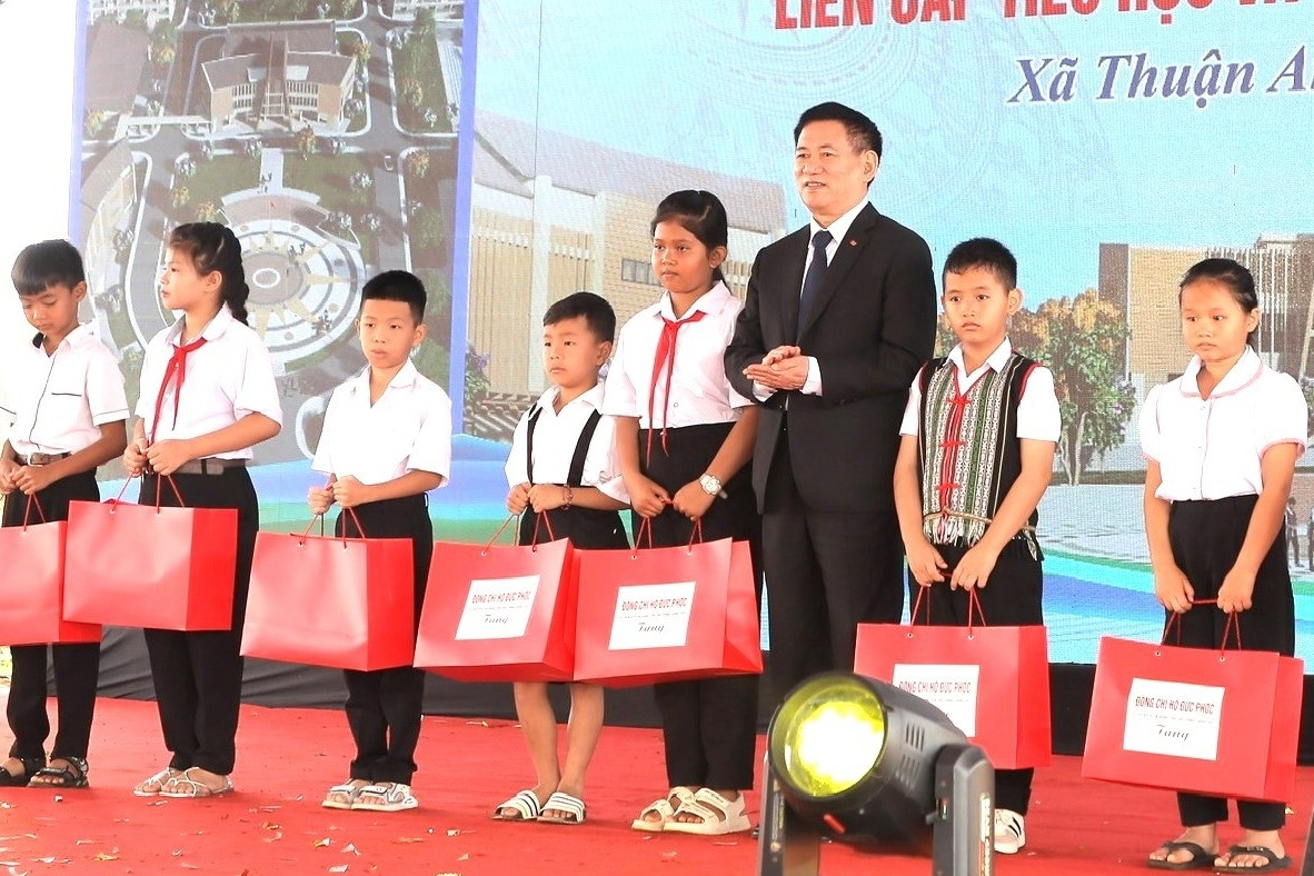 Khát vọng từ vùng biên Lâm Đồng: Ngôi trường gieo mầm tri thức