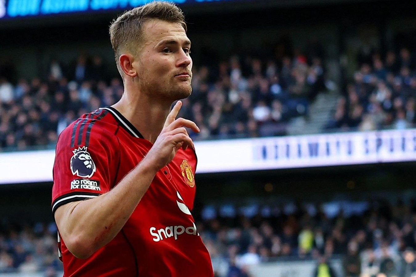 MU hòa kịch tính Tottenham: Hỗn loạn và trưởng thành