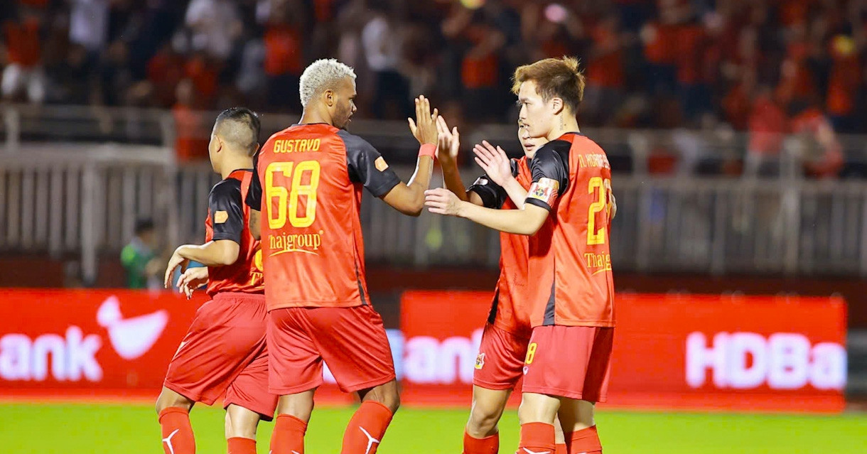 Ninh Bình thắng nghẹt thở CA TP.HCM trong trận cầu 7 bàn thắng