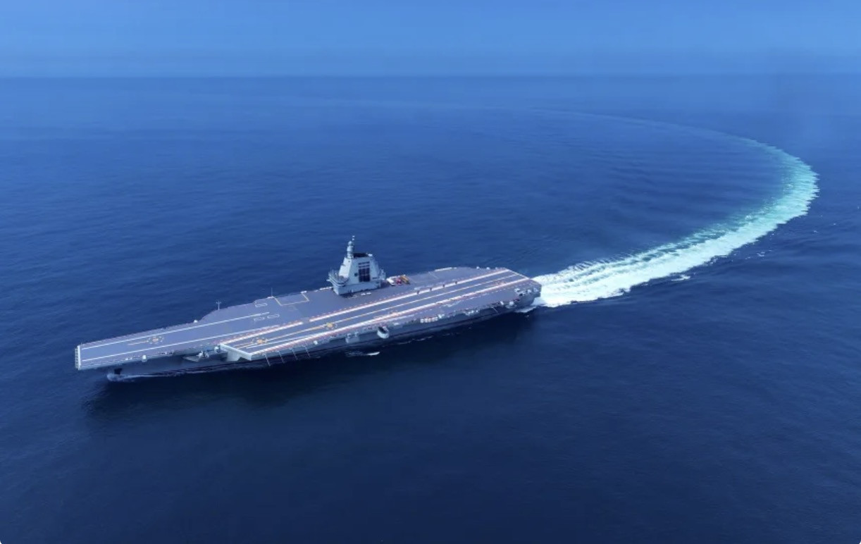 Tàu sân bay Phúc Kiến. Ảnh: Tân Hoa xã