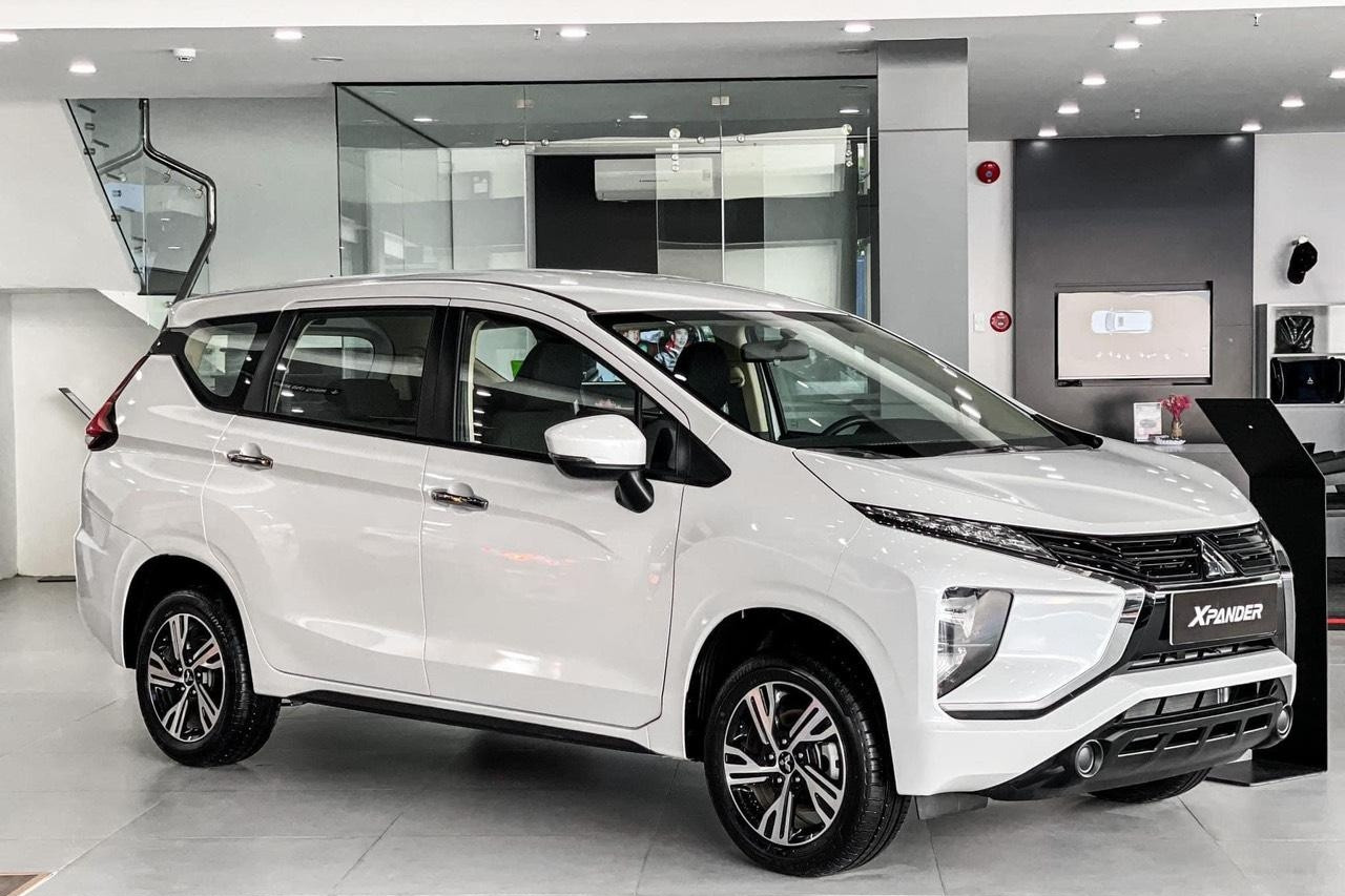 Thị trường ô tô cuối năm: Xe MPV 7 chỗ giảm giá xuống mức 'không thể rẻ hơn'