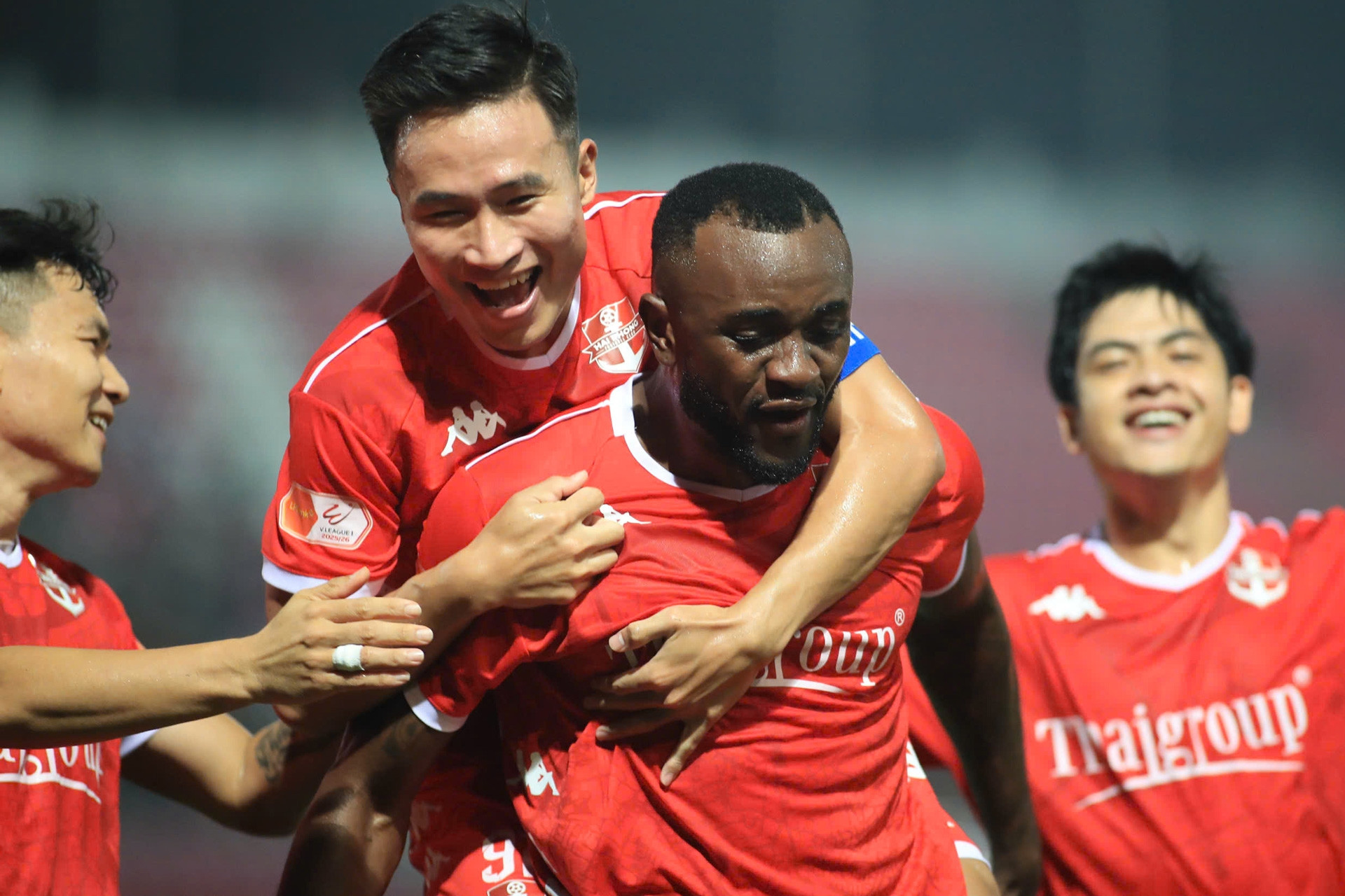 Vòng 11 V-League: Hải Phòng thắng Đà Nẵng, SLNA hạ Becamex TP.HCM