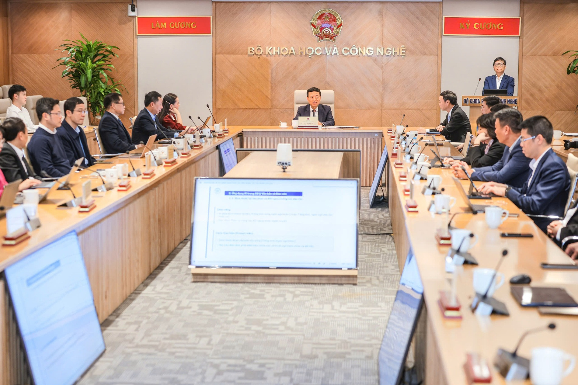 112 le khai giang.jpg