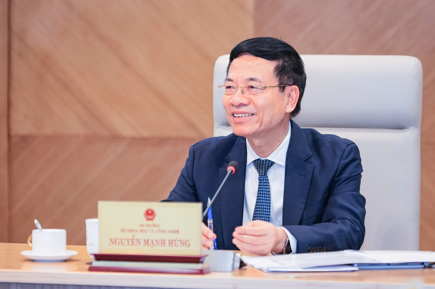 Để mỗi cán bộ xã có một 'huấn luyện viên', biết dùng công nghệ giải quyết nỗi đau người dân