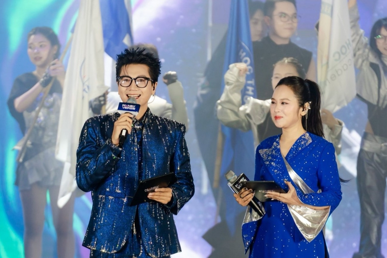 MC Công Tố 'Đường lên đỉnh Olympia', 'Vũ trụ đồng tiền' đối diện khủng hoảng