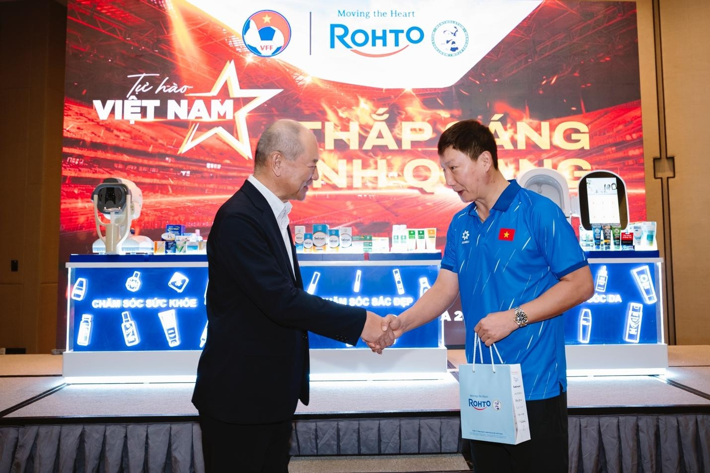 Rohto-Mentholatum Việt Nam tiếp sức đội tuyển U22 trước thềm SEA Games 33