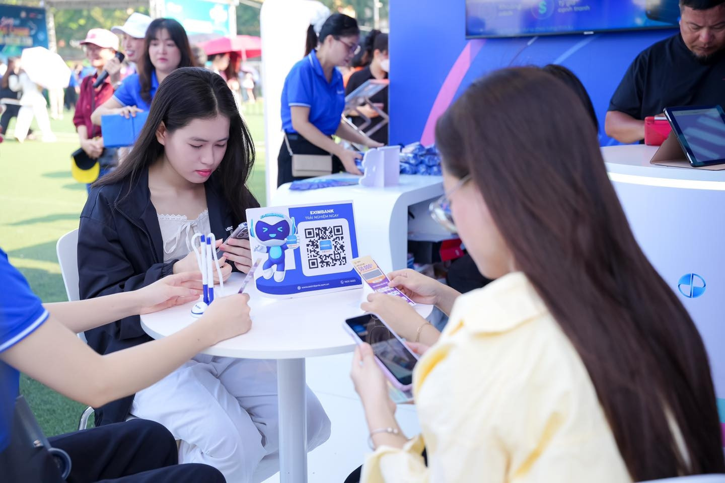 Tài khoản có số dư dưới 500.000 đồng/tháng sẽ bị thu phí quản lý