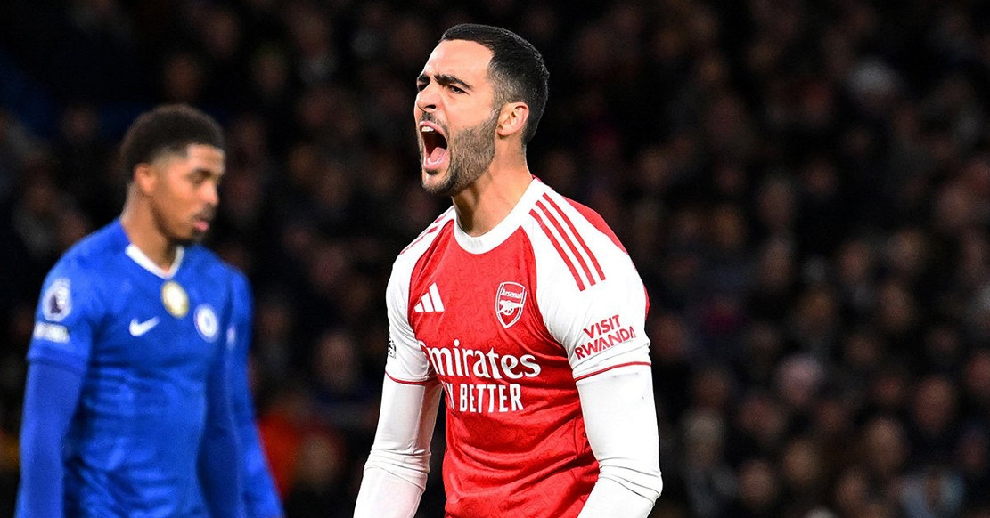 Chelsea hòa Arsenal dù chơi thiếu người