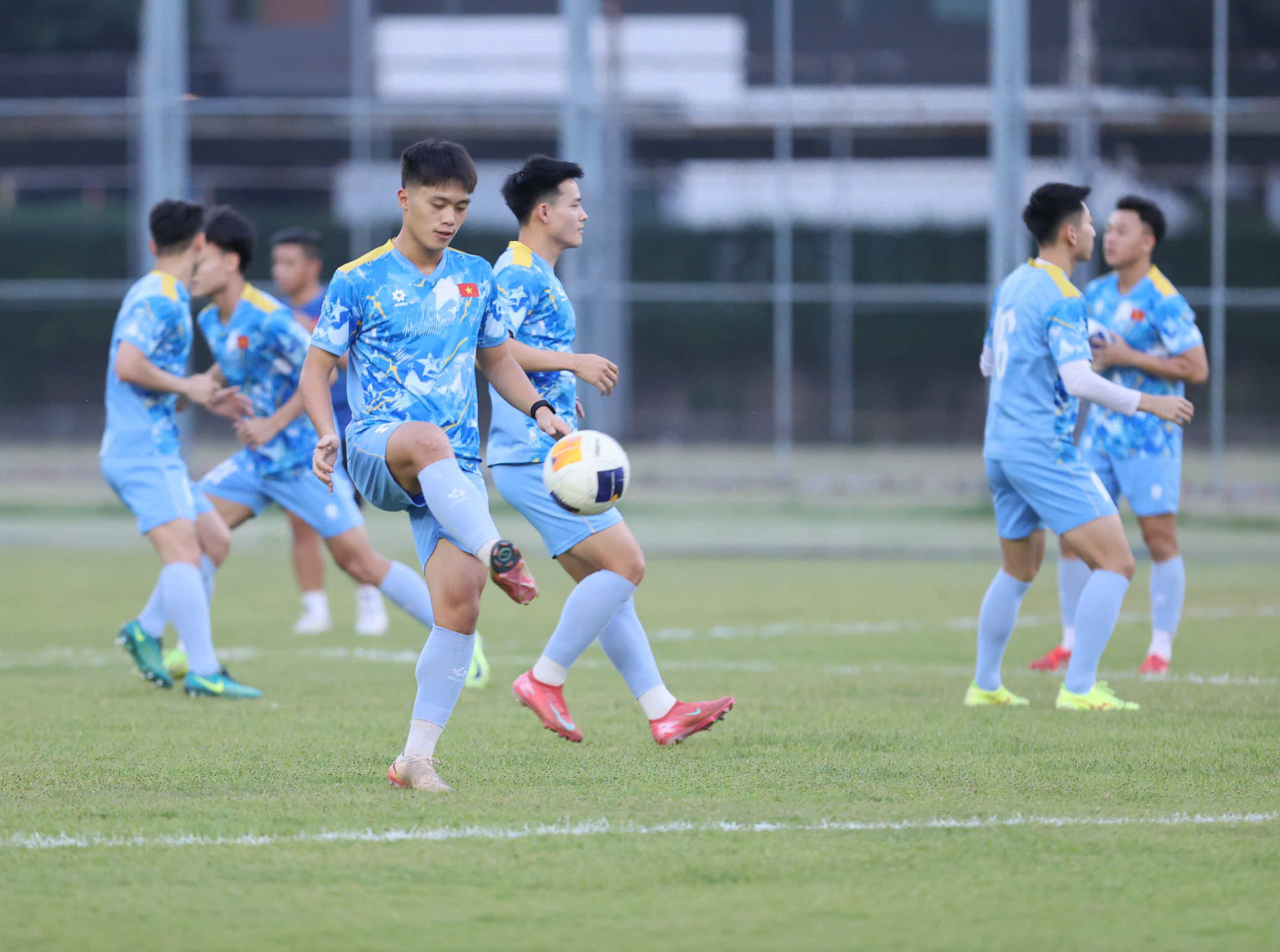 U22 Việt Nam rèn 'chiêu tủ' chờ đấu Lào trên đất Thái Lan u22 viet nam 1.jpg