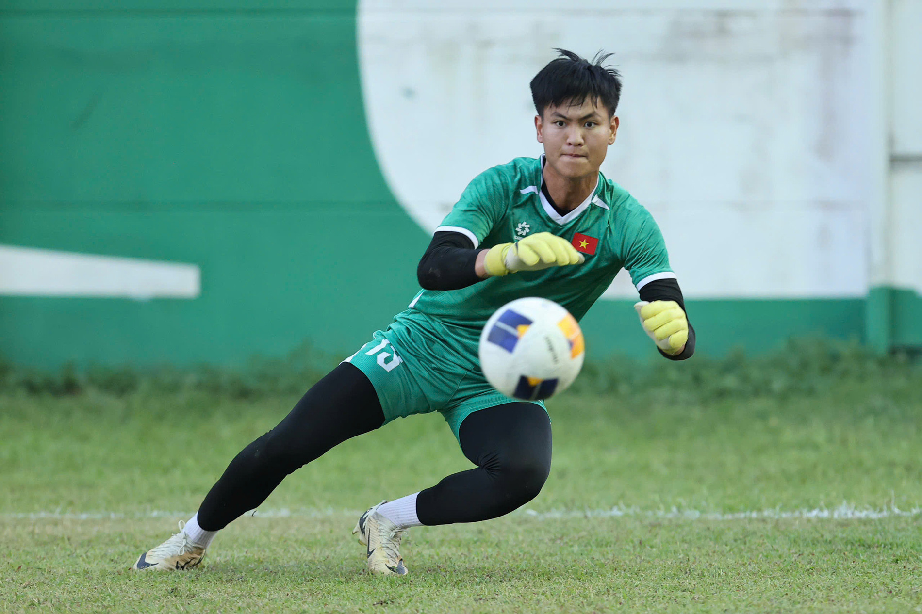 U22 Việt Nam rèn 'chiêu tủ' chờ đấu Lào trên đất Thái Lan u22 viet nam 3.jpg