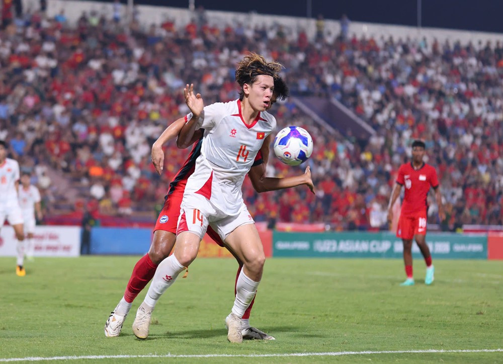 U23 Viet Nam vs U23 Singapore.jpg