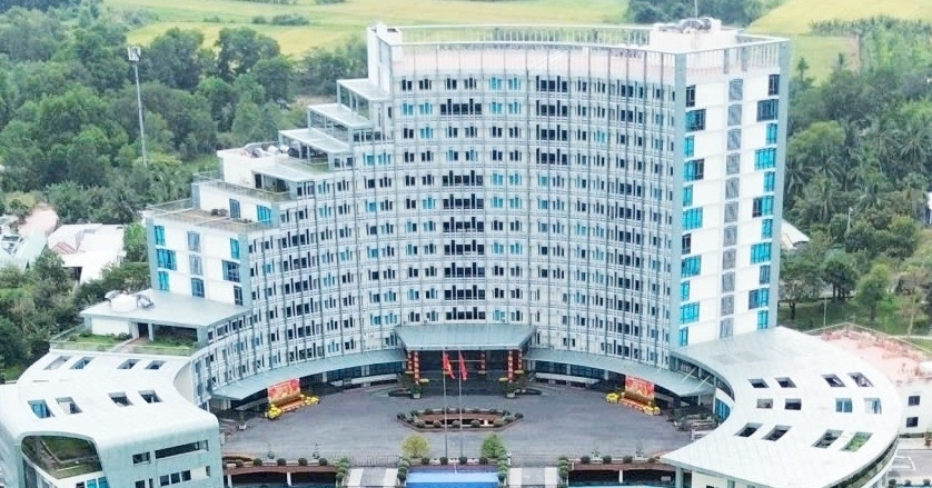 Vĩnh Long nêu tên vụ tham nhũng, kỷ luật cán bộ...