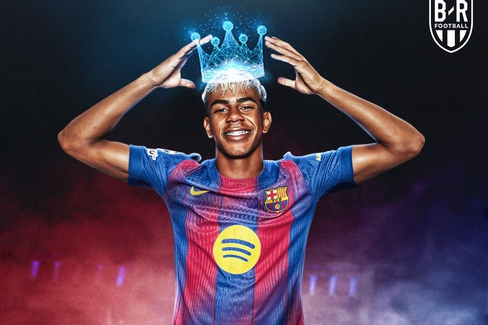 Lamine Yamal lập kỷ lục mới ở Cúp C1, tức giận với Hansi Flick