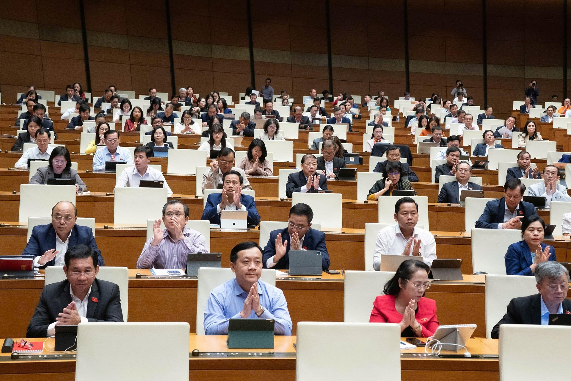 Cán bộ có kim khí quý, đá quý, tài sản 150 triệu đồng trở lên phải kê khai tài sản