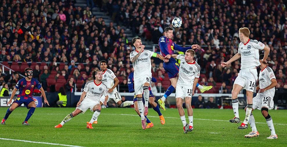 editorial_uefa_com fbl eur c1 barcelona frankfurt.jpg