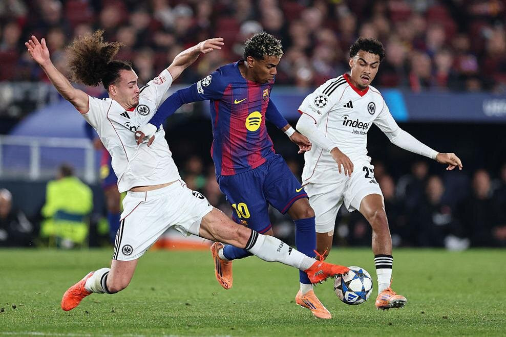 editorial_uefa_com fbl eur c1 barcelona frankfurt (2).jpg