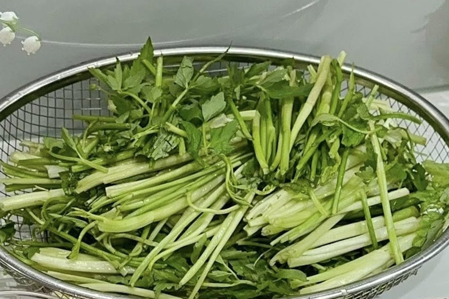 Loại rau làm mát gan, hạ huyết áp nhưng 4 nhóm người không nên ăn