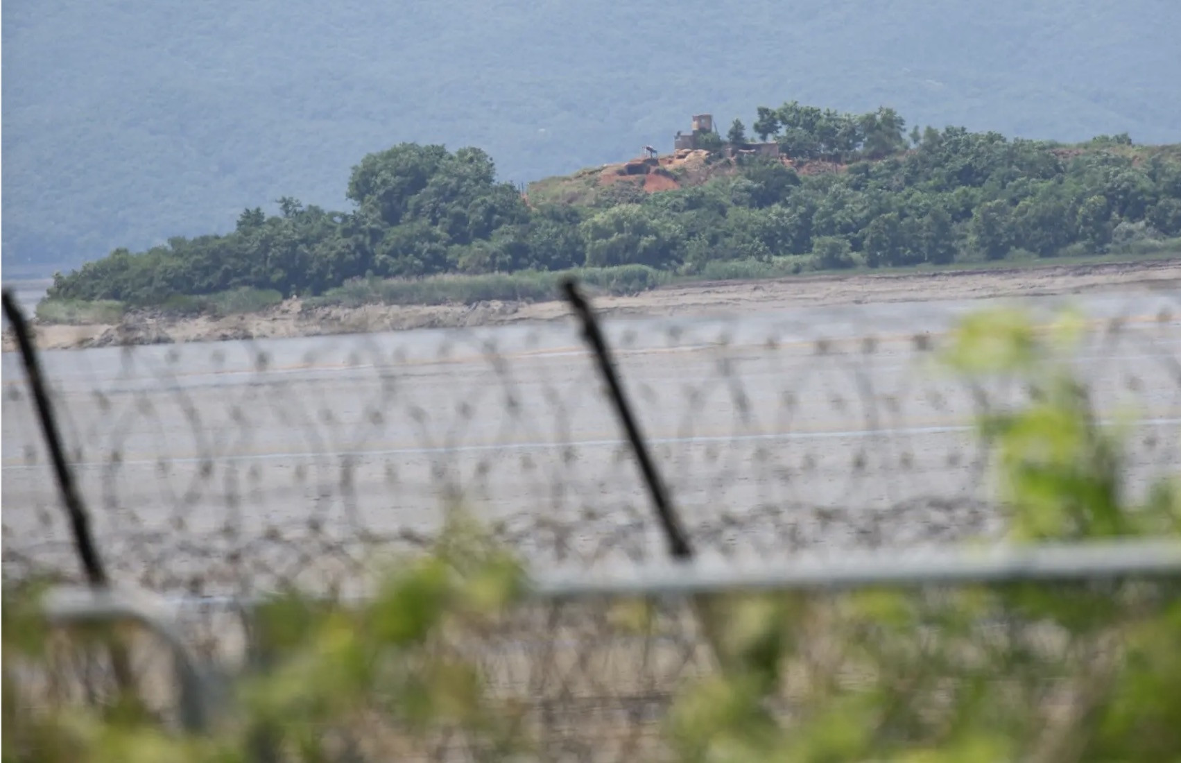 Ông Trump 'khen' Triều Tiên có biên giới kiên cố hơn Mỹ