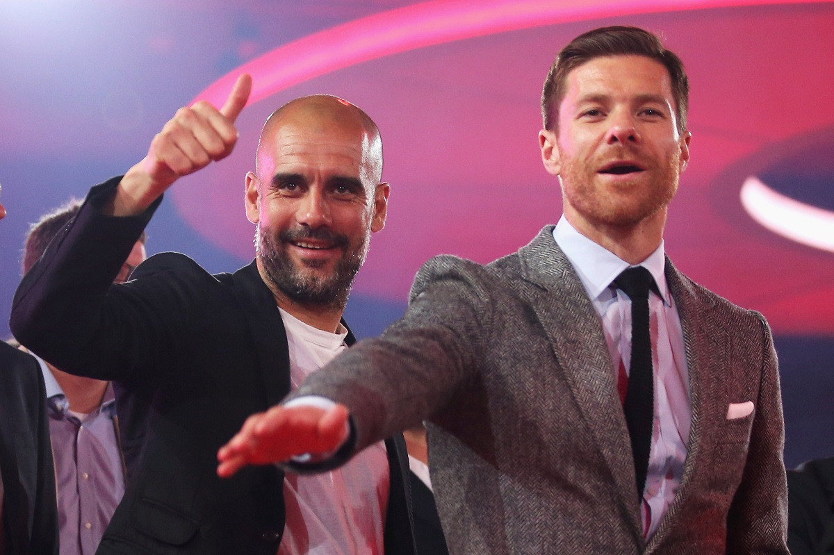 Pep Guardiola Xabi AlonsoFR.jpg