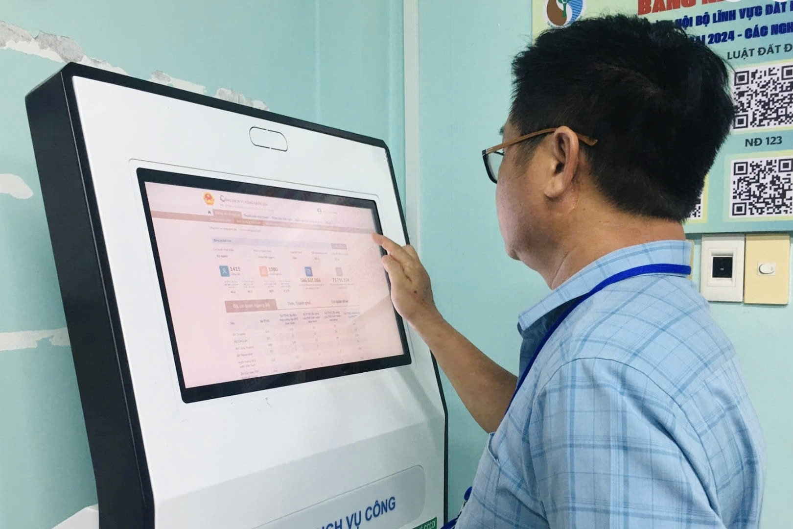 Tăng tốc chuyển đổi số tạo nền tảng nông thôn mới hiện đại