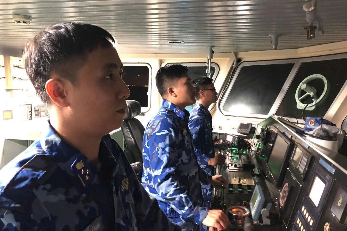 Tàu cá bị chìm, 8 người gặp nạn trên biển Hà Tĩnh