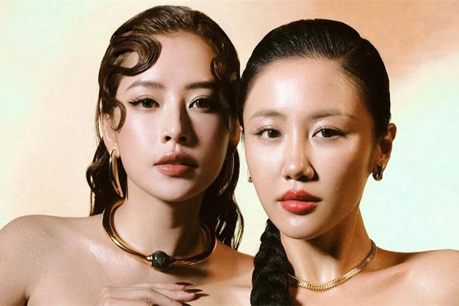 Văn Mai Hương ra album mới: Chi Pu sexy kề cận, MC Thanh Bạch khen nức nở