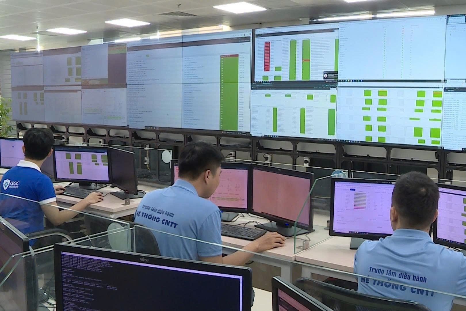 Xây dựng hệ thống dữ liệu bảo hiểm phục vụ quản lý điều hành