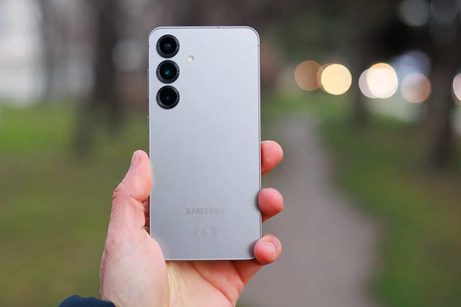 Galaxy S26: 5 lý do chọn bản tiêu chuẩn thay vì S26 Ultra