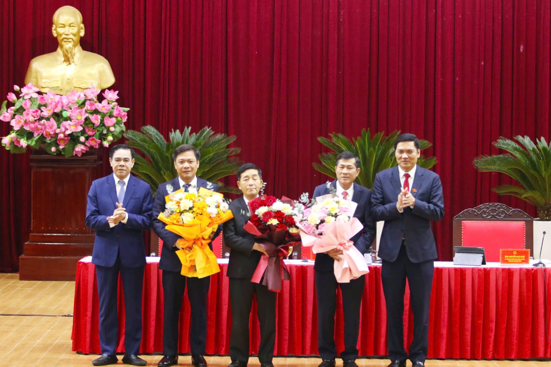 Giám đốc Sở GD-ĐT Nghệ An được bầu giữ chức Phó chủ tịch tỉnh