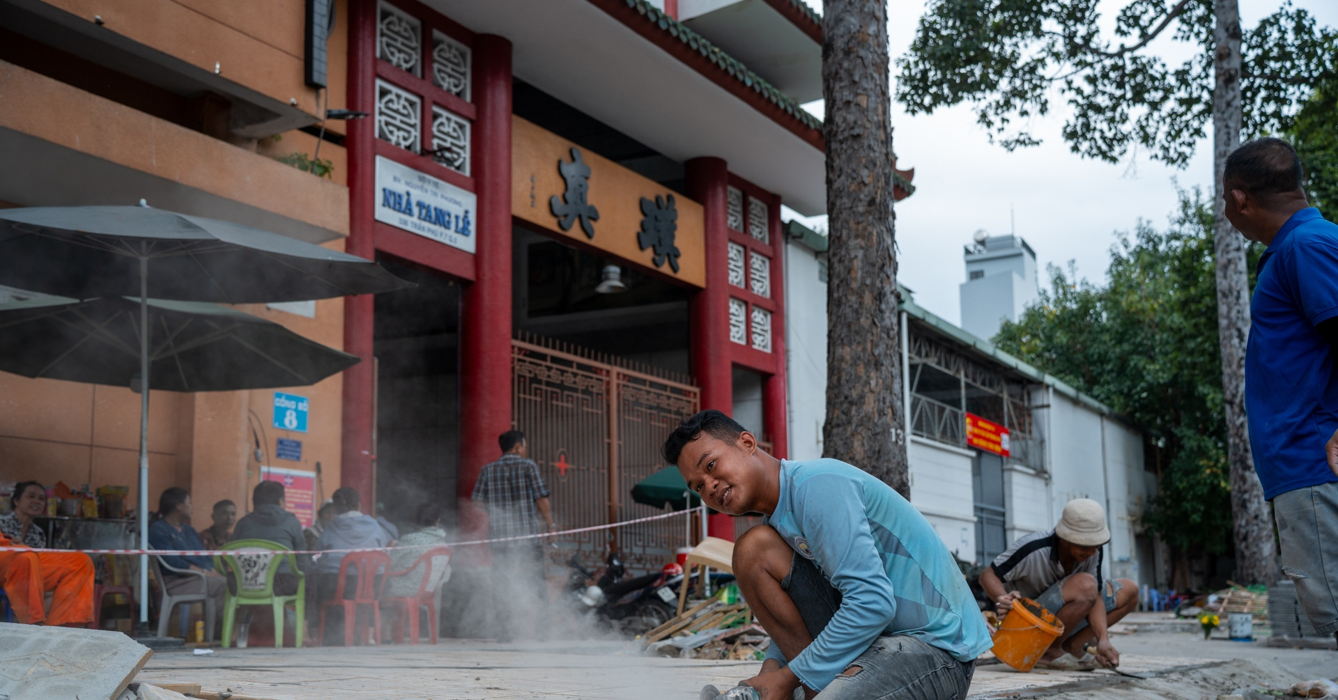 Hơn 400 tỷ đồng &amp;apos;thay áo&amp;apos; vỉa hè nhiều tuyến phố trung tâm TPHCM