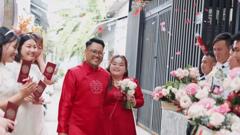 Cô dâu hơn 100kg ‘cháy hết mình’ trong đám cưới, được mẹ chồng tặng quà đặc biệt