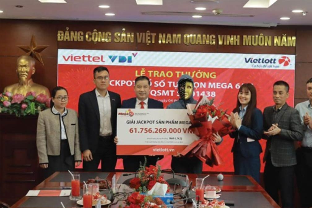Người đàn ông trúng độc đắc Vietlott gần 62 tỷ nhờ mua vé kiểu cầu may
