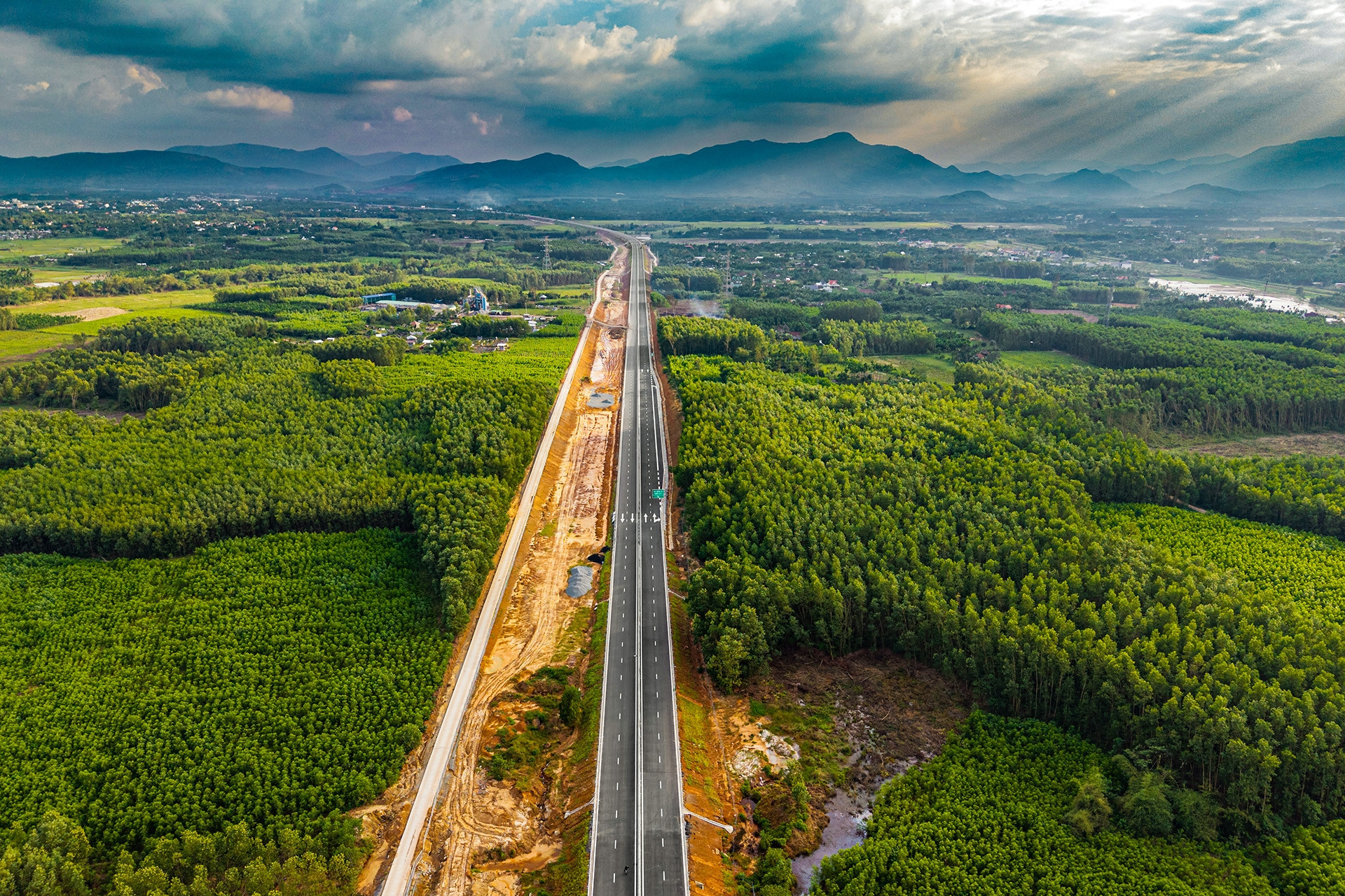 Quảng Ngãi - Hoài Nhơn, tuyến cao tốc được trông đợi nhiều năm chuẩn bị về đích