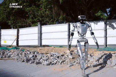 Robot của Trung Quốc tiến gần đến khả năng thăng bằng như con người