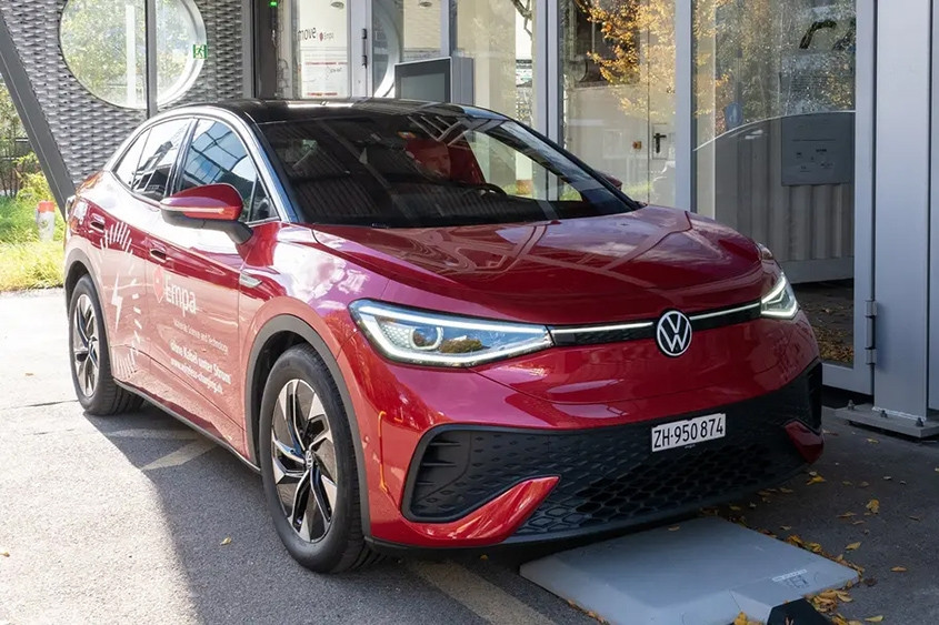 Thụy Sĩ mở màn kỷ nguyên sạc không dây cho xe điện