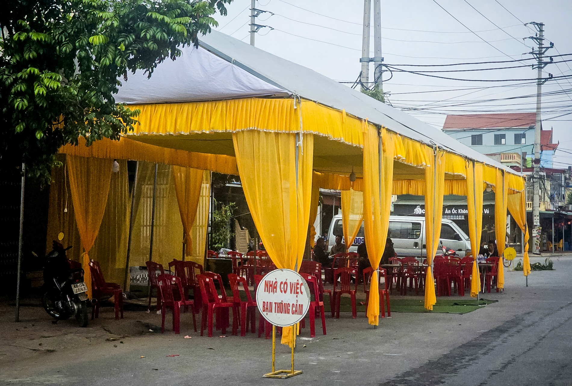 Vụ tai nạn 4 người đi đám cưới tử vong trên cao tốc: Thắt lòng đám tang ở Ninh Bình