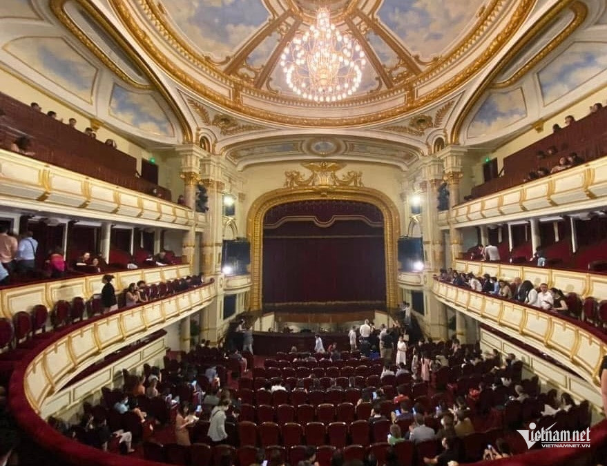 W-kiến trúc nhà hát lớn.jpg