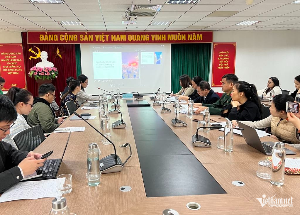 W-Toan canh hoi nghi.jpg